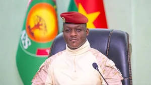 Lutte contre la corruption au Burkina : un médecin révoqué et un adjudant de police rétrogradé