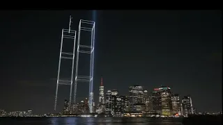 Cerca de 3.000 drones han recreado las Torres Gemelas sobre el puerto de Nueva York