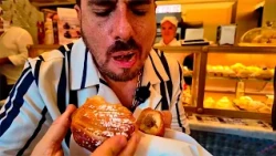 Fede Bal succumbed to the charms of the Neapolitan sfogliatella, an icon of Pasticceria Pintauro