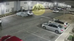 Police searching for gunmen in shootout in Atlanta