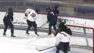 Murdoch plays above stature for UConn women's hockey
