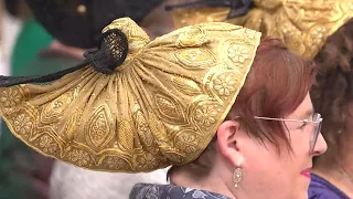 400 Hours: Goldhauben Are Handcrafted