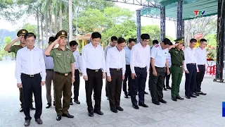 Thanh Hoa Province delegation visits the Vietnam-Laos International Martyrs' Cemetery in Nghe An ...