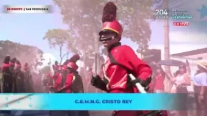 Banda de Guerra Cristo Rey brilla con patriotismo en los Desfiles Patrios 2025