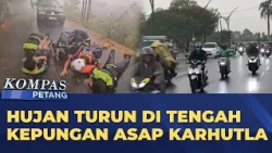 Relawan Sujud Syukur Sambut Hujan di Tengah Karhutla Banjarbaru Kalsel | KOMPAS PETANG