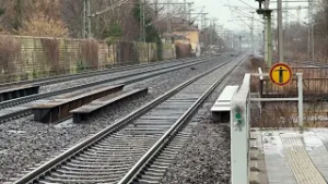 Fahrkartenautomat gesprengt – Chaos am Bahnhof Dresden-Strehlen | Sachsen Fernsehen