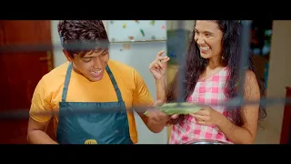 සුපිරි සුප් එකක් හදන අශීයි සුද්දයි 😂