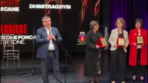 300 mësues në ceremoninë gala “Drita që nuk shuhet”, Bashkia Fier nderon figurën e mësuesit
