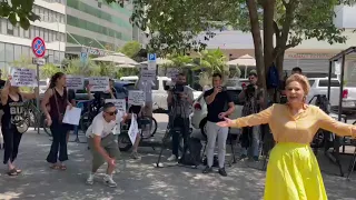 Top Channel/’Të gjithë të duan për interes’, Kryemadhi protestuesve: Edhe br..kët tu hetojnë...