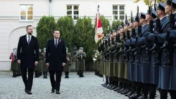 Polónia assina plano de cooperação de defesa de três anos com o Reino Unido