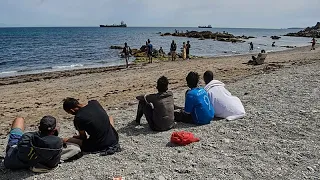 Vídeos antigos e imagens geradas por IA proliferam online sobre passagens para Ceuta