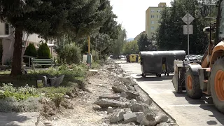 Obnova ciest a chodníkov začala
