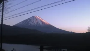 西湖ライブカメラ タイムラプス映像（2026年2月3日） 提供：UTYテレビ山梨