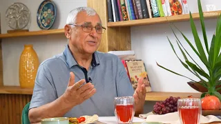 The Meal That Makes History | Baked Zucchini, Onion Flatbreads, and Yogurt Sauce – with Virgil Peicu