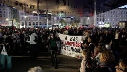 Francia: multitudes llenan el Puerto Viejo de Marsella en protesta antirracista