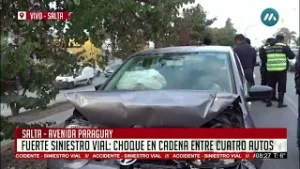SALTA: FUERTE SINIESTRO EN AV. PARAGUAY , CHOQUE EN CADENA ENTRE CUATRO AUTOS
