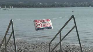 Tilos fürdeni a Helikon Strandon!