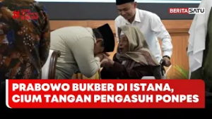 Momen Prabowo Cium Tangan Pengasuh Ponpes Ploso Saat Buka Puasa Bareng di Istana #beritasatu