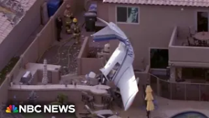 Small plane crashes into Phoenix neighborhood