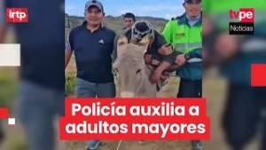 Policías trasladan a adultos mayores en burro para recibir atención médica en Ayacucho