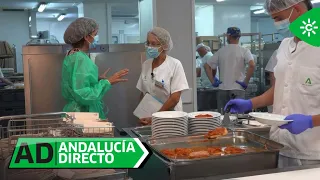 Andalucía Directo | 100 people work in sync in a large hospital kitchen