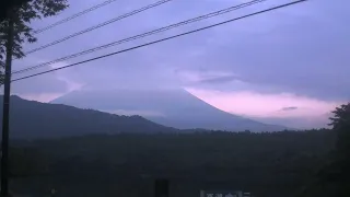西湖ライブカメラ タイムラプス映像（2026年7月9日） 提供：UTYテレビ山梨