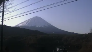 西湖ライブカメラ タイムラプス映像（2026年3月1日） 提供：UTYテレビ山梨