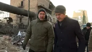 NATO-Chef Rutte besucht beschädigtes Energiezentrum in Kyjiw nach russischen Angriffen