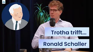 Geschichtenerzählen auf der Bühne und durch das Möbel | Trotha trifft... Ronald Schaller