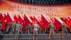 « Hymne à la Longue Marche » : La Longue Marche - Huitain heptasyllabique