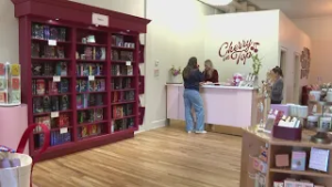 2 friends open Fort Collins’ first romance bookstore