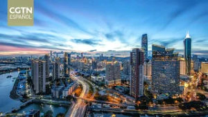 Experto tailandés sigue de cerca la realización de las "Dos Sesiones" de China