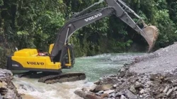 Continúan trabajos para restablecer caminos afectados por lluvias en la Huasteca