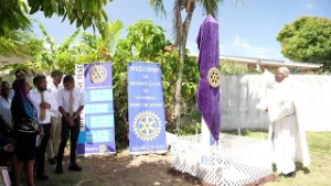 Колледж Святого Антония открыл Столб мира, призванный вдохновлять на единство и гармонию.