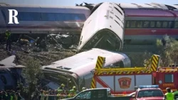 Scontro fra due treni in Spagna, i soccorsi tra le lamiere