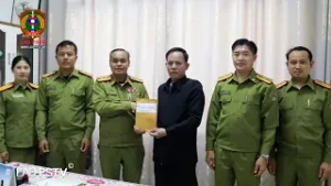 ຂ່າວ ປກສ 20/11/2025: ກອງບັນຊາການ ປກສ ແຂວງຫຼວງນ້ຳທາ ມອບເງີນອຸດໜູນໃຫ້ນາຍຕຳຫຼວດທີ່ພັກການ ຮັບອຸດໜູນບຳນານ