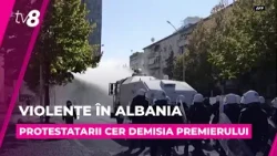 Violențe pe străzile din Tirana: Poliția, atacată cu pietre și artificii, dă cu gaze lacrimogene