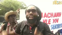 Manifestasyon pou kontinye mande jitis, reparasyon ak akonpayman leta pou tout machann deplase yo .