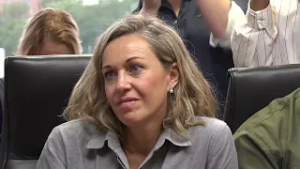 Agriculture minister warns farmers against private FMD vaccines