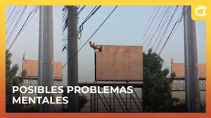 Alarma en rotonda La Virgen por hombre que arriesga su vida en puente peatonal