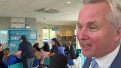 Secretario di Estado Eric van der Burg ta bishita Aruba