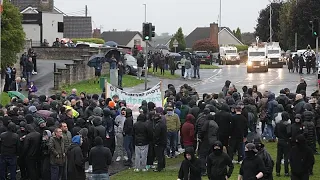 Irlande du Nord : 2 000 manifestants bloquent un défilé orangiste à Portadown