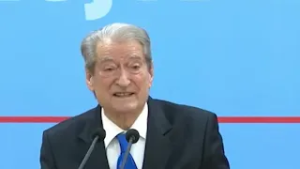 Berisha: Rama shpenzoi 30 mijë euro për të shkuar në Korçë me dy helikopterë