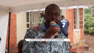 ПЫТКИ: Жители помешали полиции арестовать их за убийство.