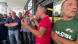 Ship Repair Workers Protest: "Performance Bonus Axed for 2,000 Employees"