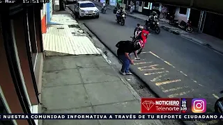 Motorcyclist finds wallet on the street and decides to safeguard it for the owner in #Esteli