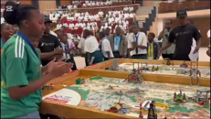 AMARUSHANWA Y’ABANYESHURI BO MU BIGO BITANDUKANYE MU BIJYANYE N’UBWENGE BUHAGANO NDETSE NA ROBOTS