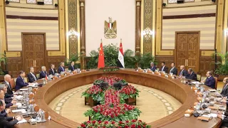 President Xi holds talks with Egyptian president