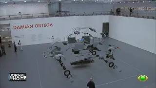 MASP exhibits Damián Ortega's floating Beetle and critique of consumerism
