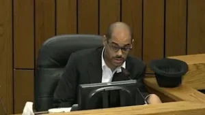 Эдмунд Форд-младший подал в отставку с поста комиссара округа Шелби после признания вины.